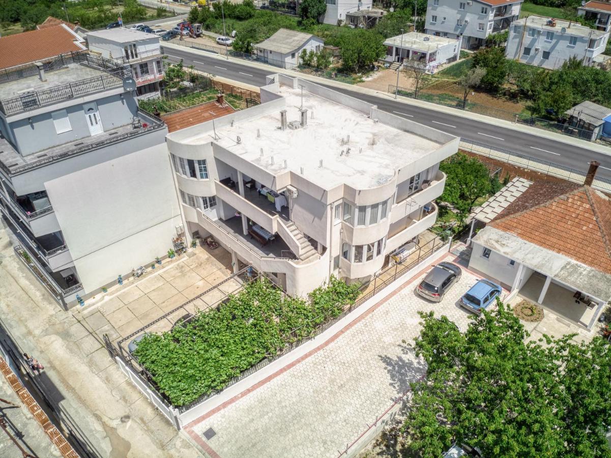 Apartments Suster บาร์ ภายนอก รูปภาพ