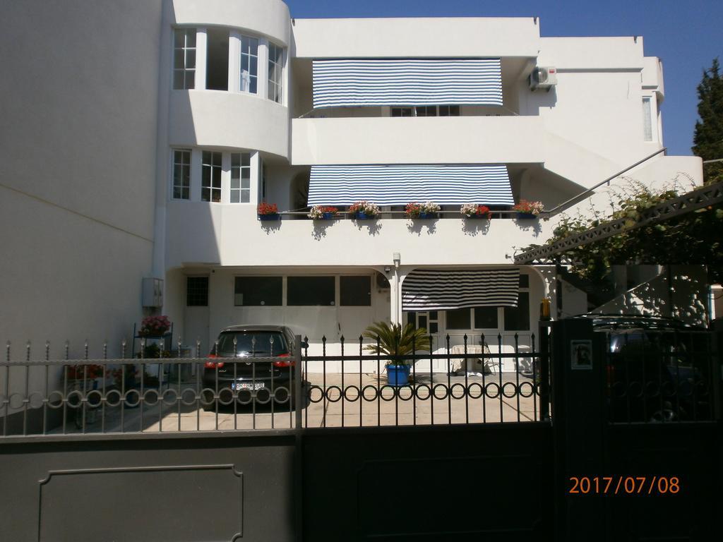 Apartments Suster บาร์ ภายนอก รูปภาพ
