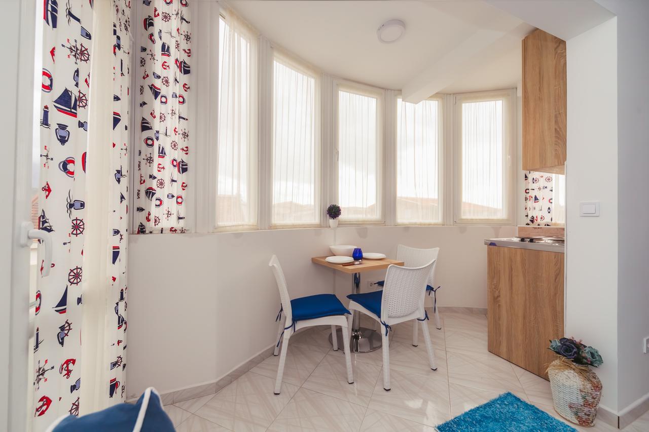 Apartments Suster บาร์ ภายนอก รูปภาพ