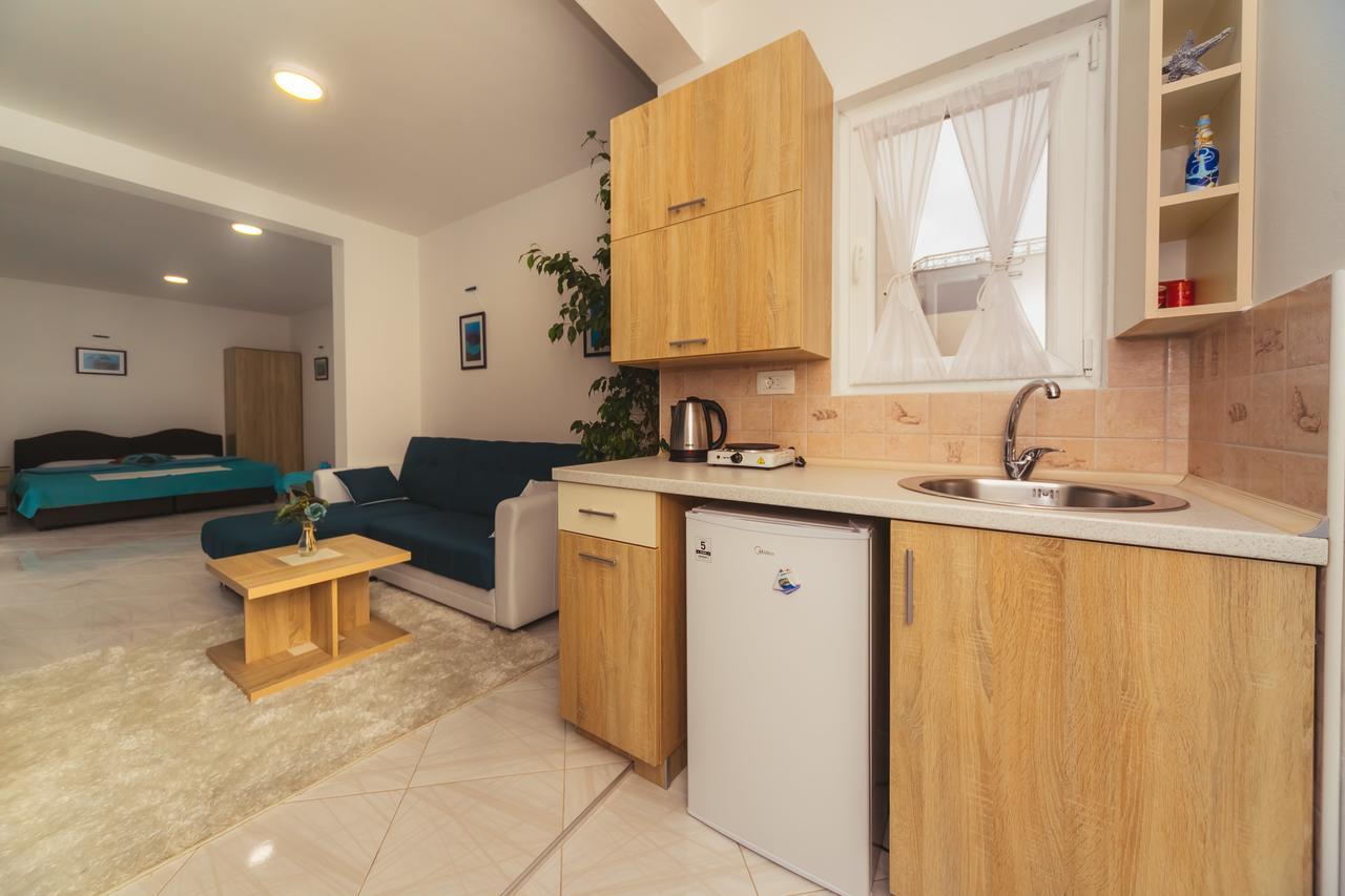 Apartments Suster บาร์ ภายนอก รูปภาพ