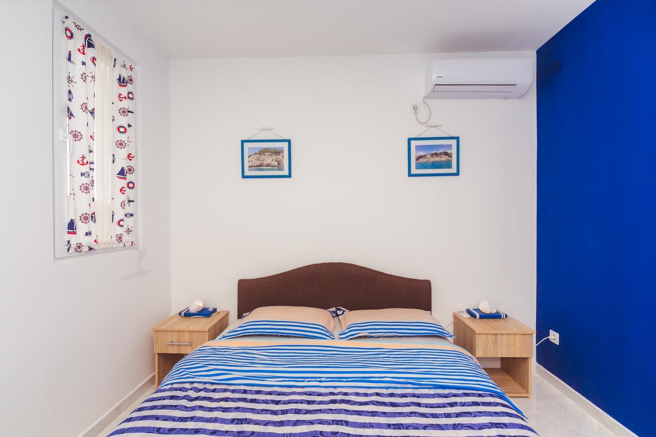 Apartments Suster บาร์ ภายนอก รูปภาพ