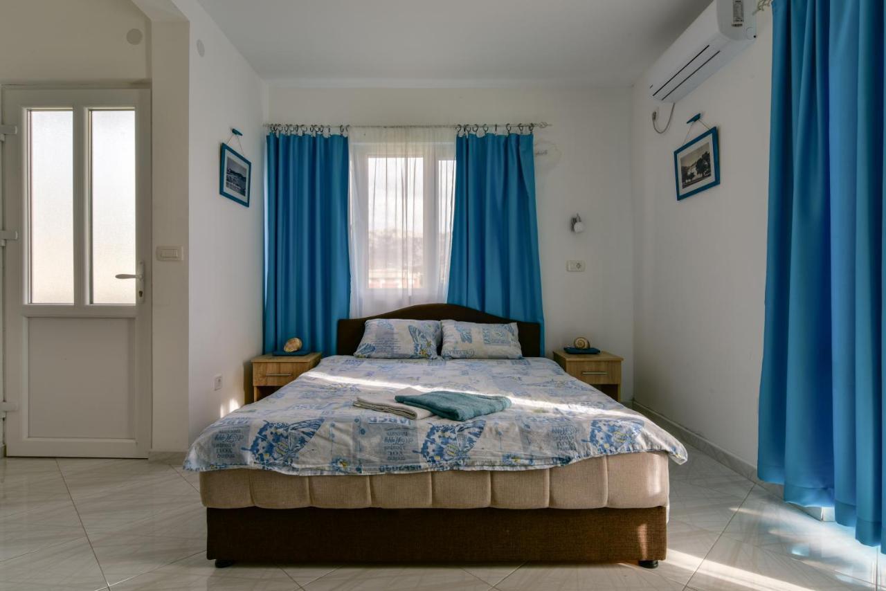 Apartments Suster บาร์ ภายนอก รูปภาพ